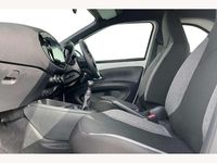 Used Toyota Aygo X PURE 72 HP (52 kW) 2024 White SUV