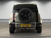 Used Land Rover Defender SE Dynamic 300 HP (220 kW) 2021 Pangea green SUV