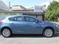 Used Vauxhall Astra Excite 110 HP (80 kW) 2014 Blue Hatchback