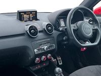 Usado Audi A1 Sportback Black Edition 125 HP (91 kW) 2018 Vermelho Citadino