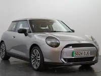 Używany Mini Cooper Hatch 133 kW (181 KM) 2024 Srebrny Hatchback