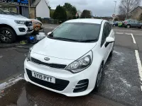 Begagnad Kia Rio 109 HK (80 kW) 2015 Vit Halvkombi