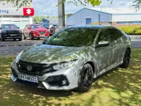 Używany Honda Civic EX 126 KM (92 kW) 2018 Srebrny Hatchback