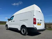 Used Vauxhall Vivaro 101 HP (74 kW) 2023 White MPV