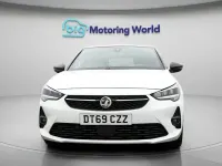 Używany Vauxhall Corsa SRi 101 KM (74 kW) 2020 Biały Hatchback