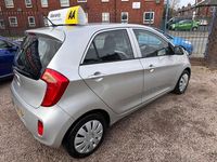 Used Kia Picanto 68 HP (50 kW) 2012 Silver Hatchback