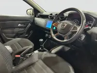 Used Dacia Duster Prestige 100 HP (73 kW) 2022 Red SUV