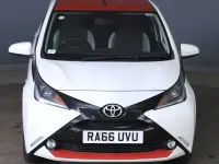 Used Toyota Aygo x-press 69 HP (50 kW) 2017 White Hatchback