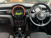 Usado Mini Cooper Hatch 134 HP (98 kW) 2017 Preto Citadino