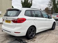 Begagnad BMW 218 Sport Line 2016 Vit Kombi