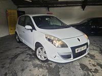 Used Renault Scénic III Dynamique 2010 White MPV