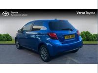 Used Toyota Yaris 99 HP (72 kW) 2017 Blue Hatchback