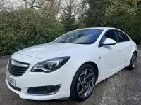 Used Vauxhall Insignia SRi 136 HP (100 kW) 2016 White Hatchback