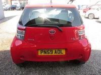 Used Toyota iQ 68 HP (50 kW) 2009 Red Hatchback
