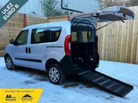 Begagnad Fiat Doblò Active 95 HK (69 kW) 2019 Silver Minibuss