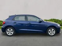 Käytetty Audi A1 Premium 95 HP (69 kW) 2023 Sininen Katumaasturi