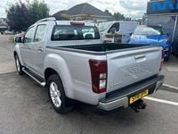 Begagnad Isuzu Pick up 164 HK (120 kW) 2018 Silver Pickup