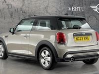 Usado Mini Cooper Classic 136 HP (100 kW) 2022 Cinzento Citadino