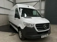 Używany Mercedes Sprinter Premium 150 KM (110 kW) 2023 Biały Van