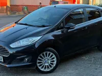 Begagnad Ford Fiesta Titanium 2014 Svart Halvkombi