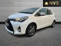 Used Toyota Yaris 69 HP (50 kW) 2015 White Hatchback