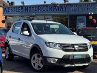 Used Dacia Sandero Lauréate 90 HP (66 kW) 2015 White Hatchback