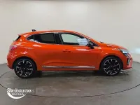 Begagnad Renault Clio V Techno 90 HK (66 kW) 2025 Orange Halvkombi