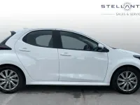 Used Toyota Yaris 114 HP (83 kW) 2023 White Hatchback