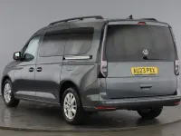 Begagnad VW Caddy Maxi Life 122 HK (89 kW) 2023 Grå Minibuss