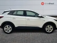 Used Vauxhall Grandland X S 130 HP (95 kW) 2019 White SUV