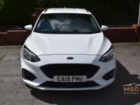 Used Ford Focus ST-Line X 2019 White Estate