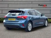 Used Ford Focus Titanium 123 HP (90 kW) 2019 Blue Hatchback