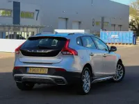Używany Volvo V40 Plus 2019 Srebrny Hatchback