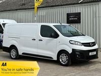 Used Vauxhall Vivaro S 100 HP (73 kW) 2021 White MPV