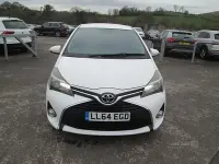 Used Toyota Yaris 90 HP (66 kW) 2014 White Hatchback