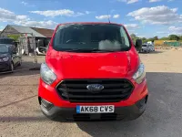 Used Ford Transit Custom 105 HP (77 kW) 2018 Red Van
