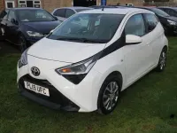 Gebraucht Toyota Aygo X-play 72 PS (52 kW) 2019 Weiß Kleinwagen