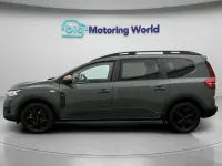 Used Dacia Jogger Extreme 141 HP (103 kW) 2024 Green MPV