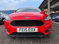 Usado Ford Focus Zetec 125 HP (91 kW) 2015 Vermelho Citadino