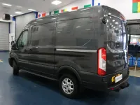 Usado Ford Transit 170 HP (125 kW) 2017 Cinzento Van
