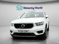 Begagnad Volvo XC40 Momentum 161 HK (118 kW) 2020 Vit SUV