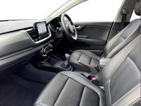 Used Kia Stonic 117 HP (86 kW) 2023 White SUV