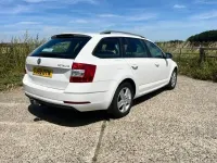 Used Skoda Octavia SE 116 HP (85 kW) 2018 White Estate