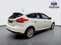 Used Ford Focus Zetec 100 HP (73 kW) 2017 White Hatchback