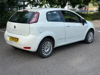 Used Fiat Punto Pop 69 HP (50 kW) 2014 White Hatchback