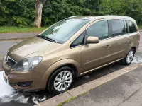 Second-hand Vauxhall Zafira Design Edition 115 CP (84 kW) 2013 Maro Monovolum