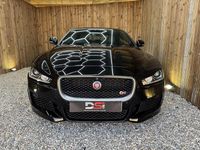 Begagnad Jaguar XE Supercharged 2015 Svart Sedan