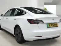 Used Tesla Model 3 Standard Range 239 kW (325 HP) 2019 White Sedan