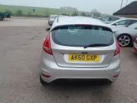 Gebraucht Ford Fiesta Zetec 82 PS (60 kW) 2010 Silber Kleinwagen