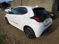 Used Toyota Yaris Hybrid Design 114 HP (83 kW) 2021 White Hatchback